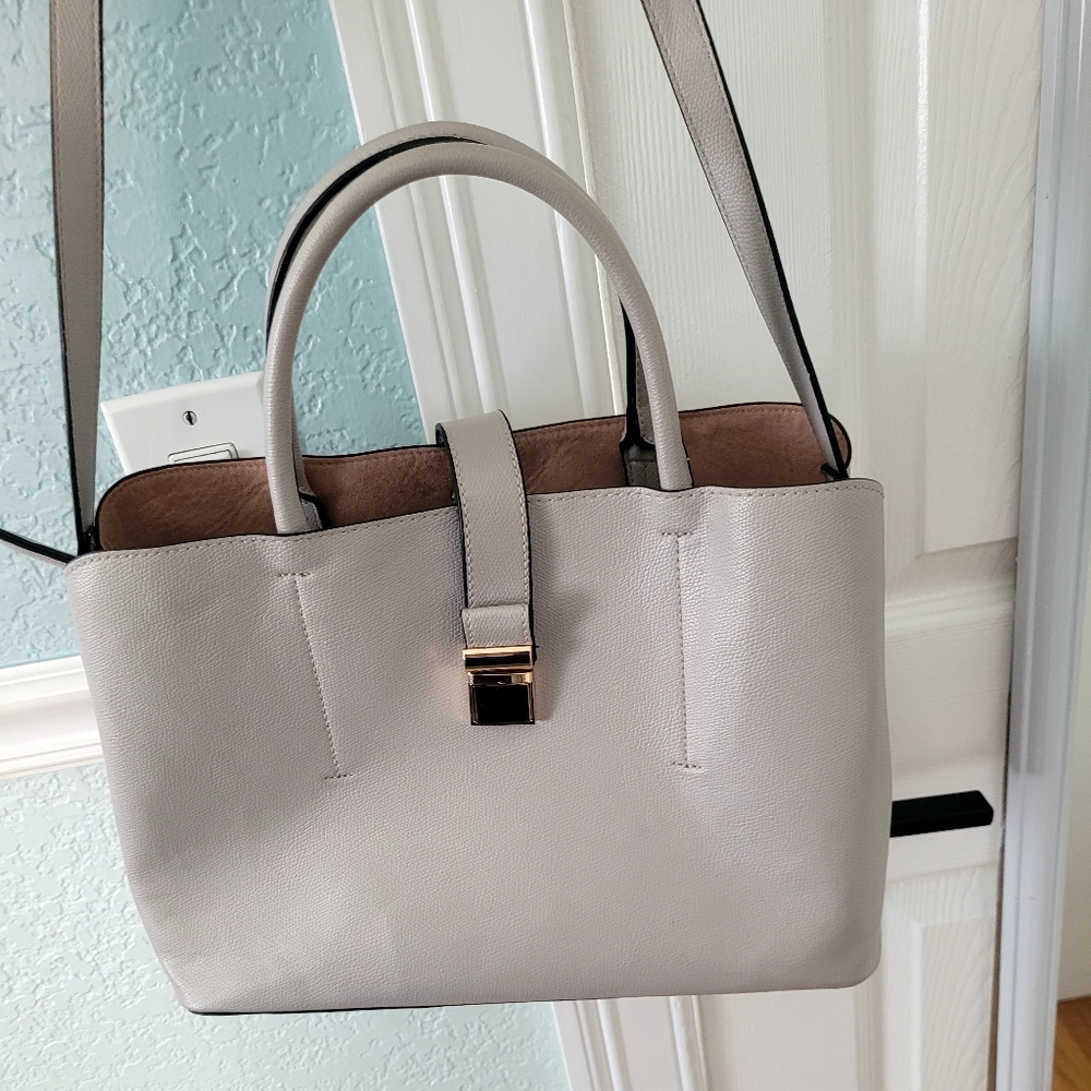 Light grey shoulder or crossbody purse